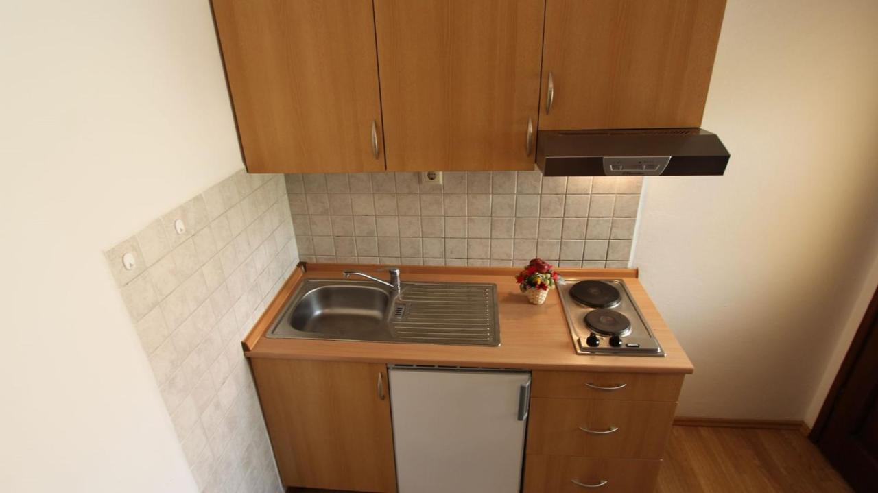 Apartments Grzetic Malinska Exterior foto